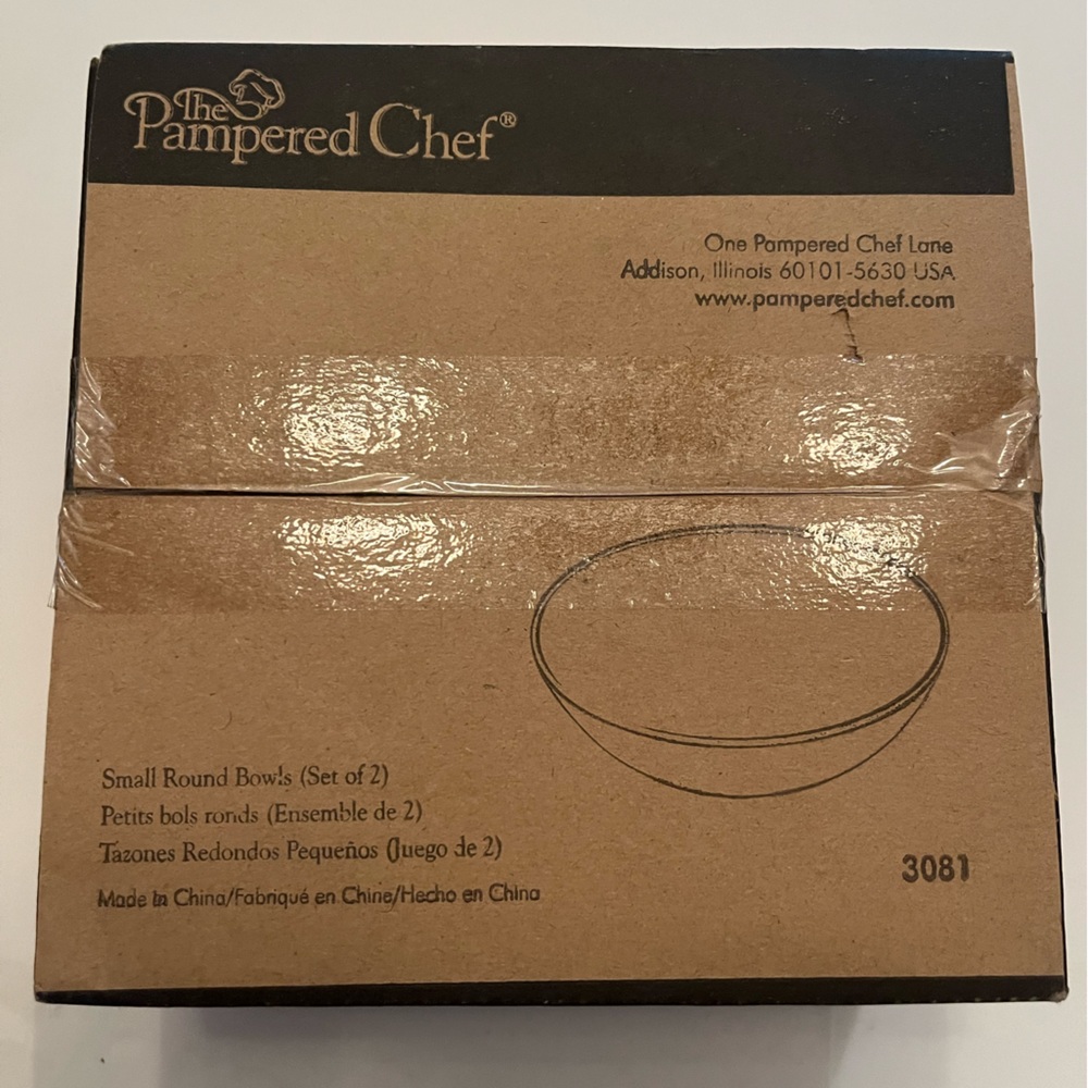 Brand new in the box small Pampered Chef bowls #3081